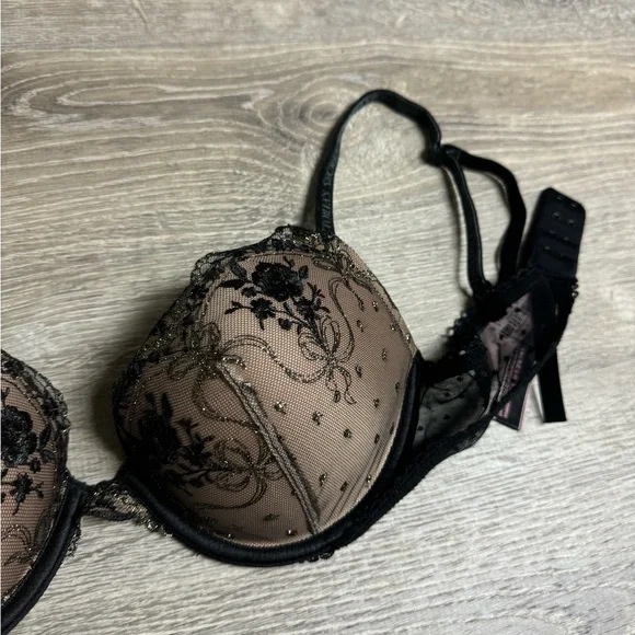 Pink Bra - Picture 2 of 4